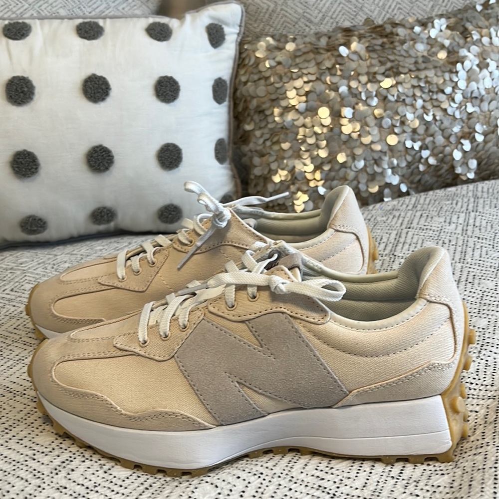 Women’s New Balance 327 sneakers (cream and light grey; size 9)